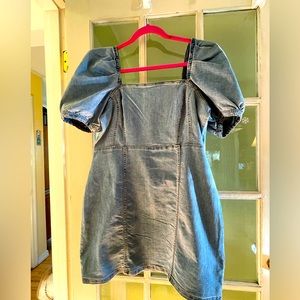 New w tags H&M Denim Dress. Can be worn off or on shoulders. Size large.